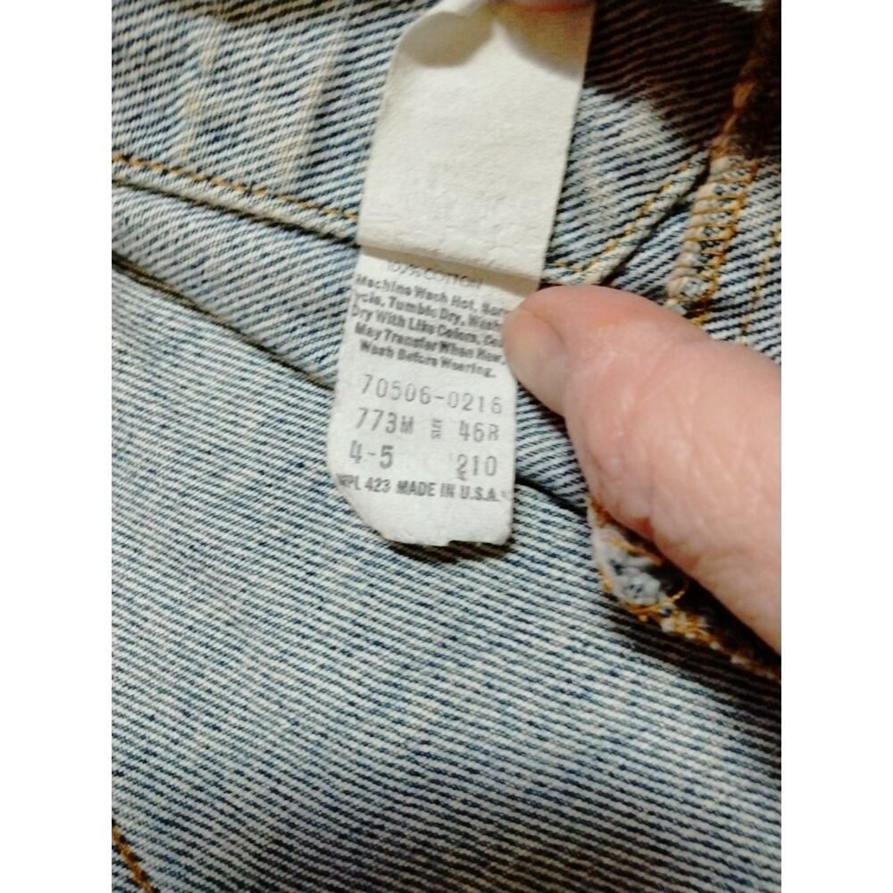 Vtg Levi's Denim Jacket Original Artwork Face Heart Lady Size 46R Made In USA - Picture 8 of 9